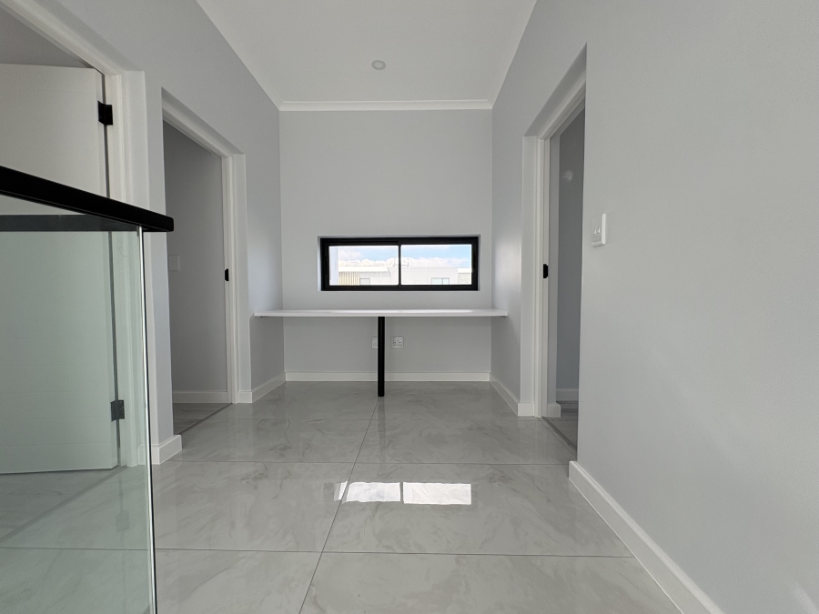 5 Bedroom Property for Sale in Sandown Western Cape